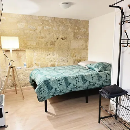 Pequeno Estudio En Apartamento Beaucaire (Gard)